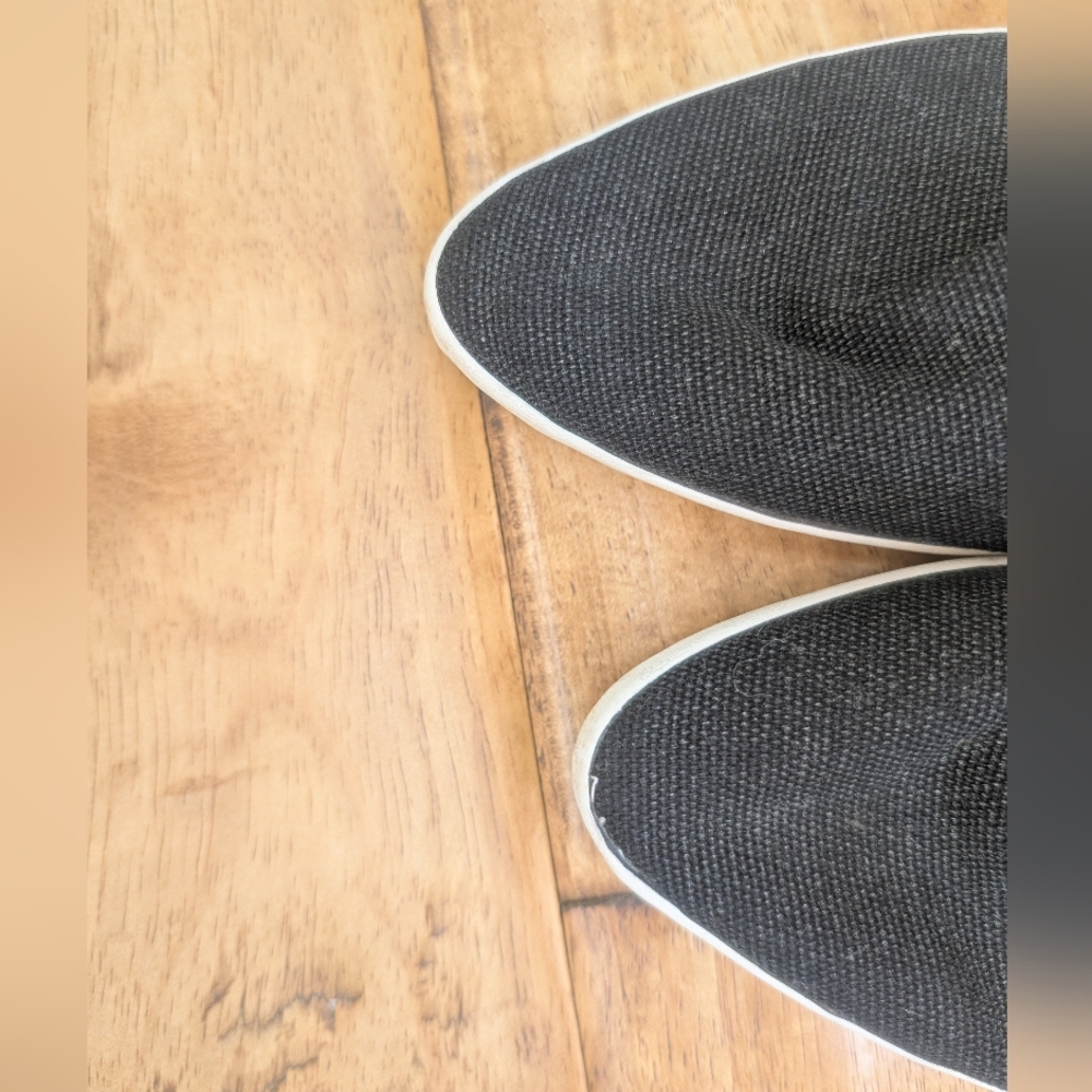Sanuk Pointed Toe Black Canvas Shoes - Picture 9 of 10